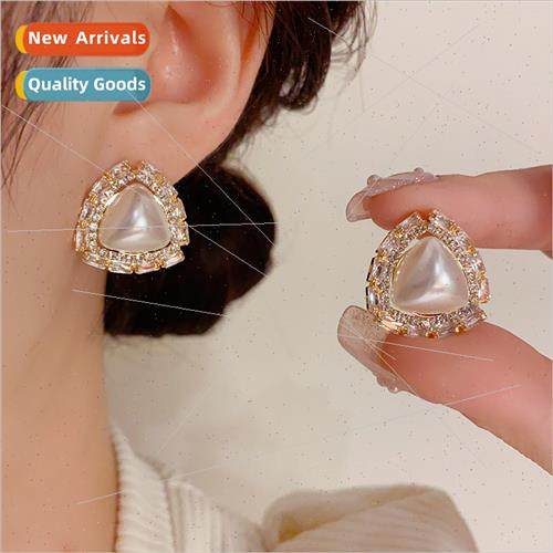 Retro fashion atmosphere fall winter geometric triangle zirc