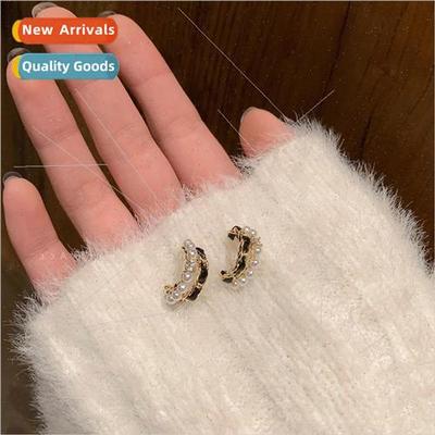 Black small fragrant C-shaped pearl earrings female fall win