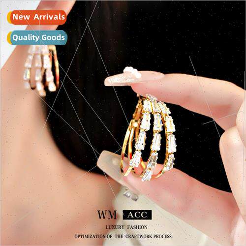 Silver pin c shaped Europe earrings niche earrings French di