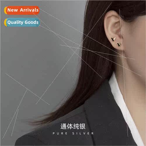 S925 silver V letters earrings female new black tide simple