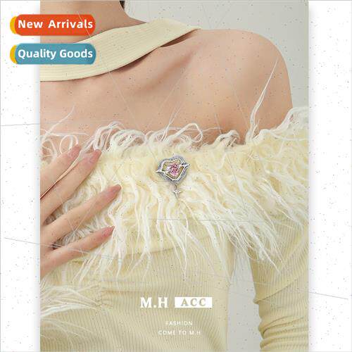 Plush pink heart brooch female sweet cool delicate corsage i