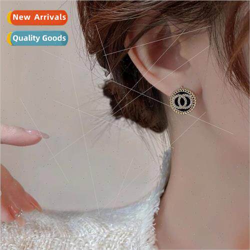 French retro letter earrings female niche earrings 2023 new