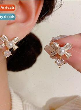 Exquise gentle bow dangling round diamond earrings fashion a