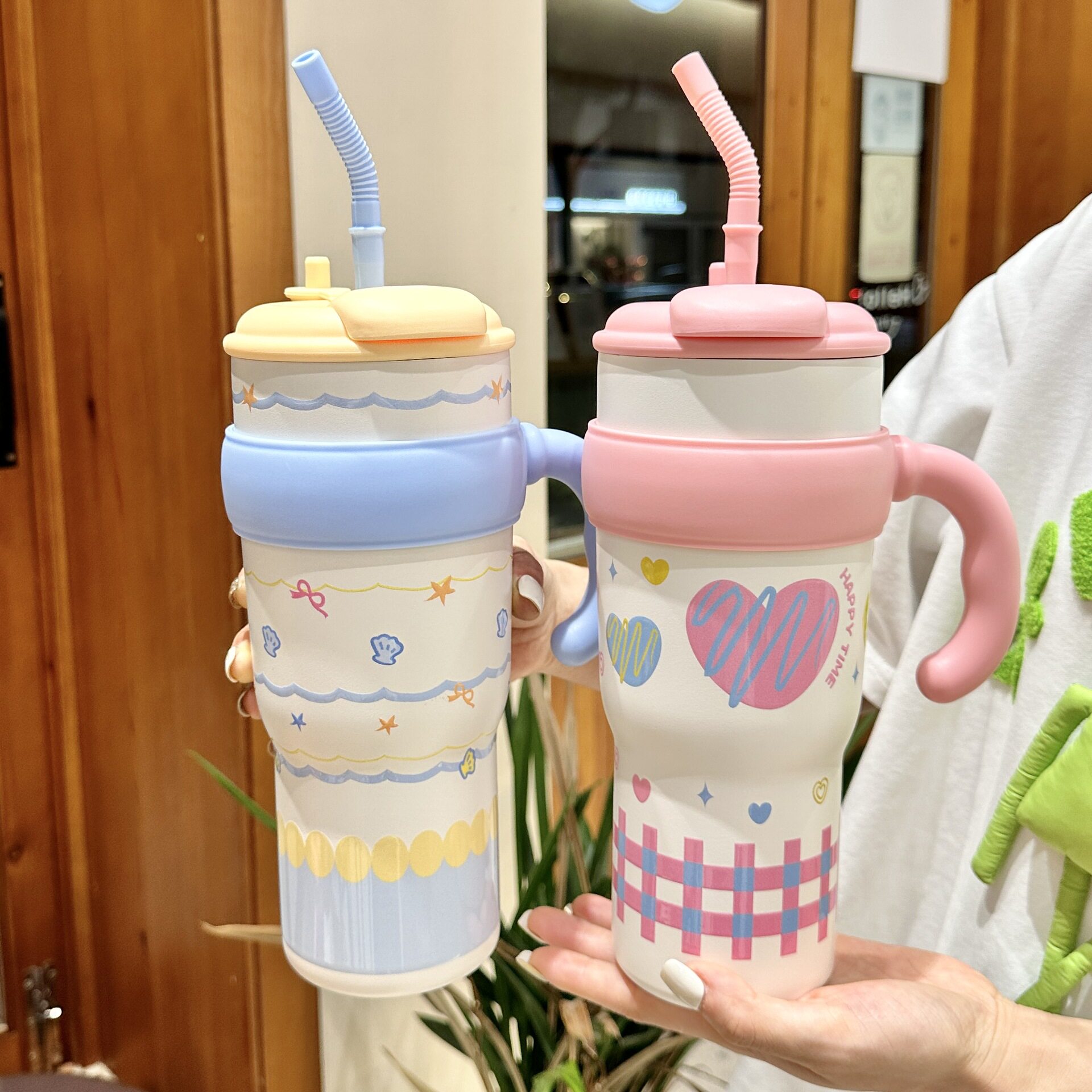 巨无霸保温杯大号大容量女生食品级不锈钢吸管水杯手提便携冰霸杯