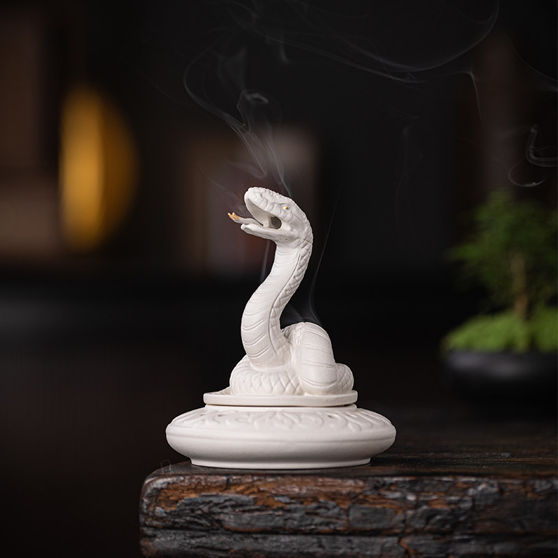 创意蛇摆件生肖蛇陶瓷香炉家用室内线香插香沉香盘香炉檀香香薰炉