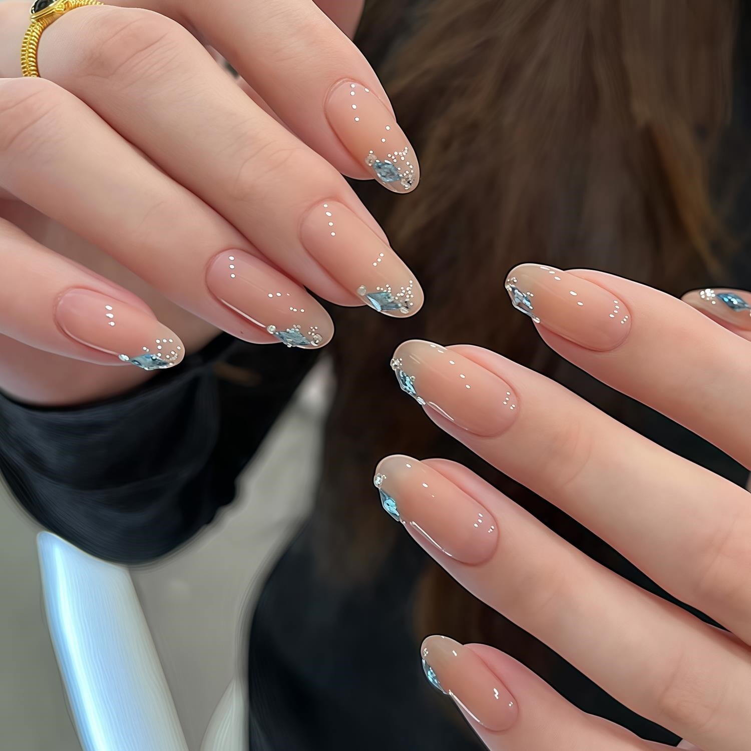 春夏新款2026年裸色显白手工穿戴甲美甲贴片中长款蓝色闪钻假指甲