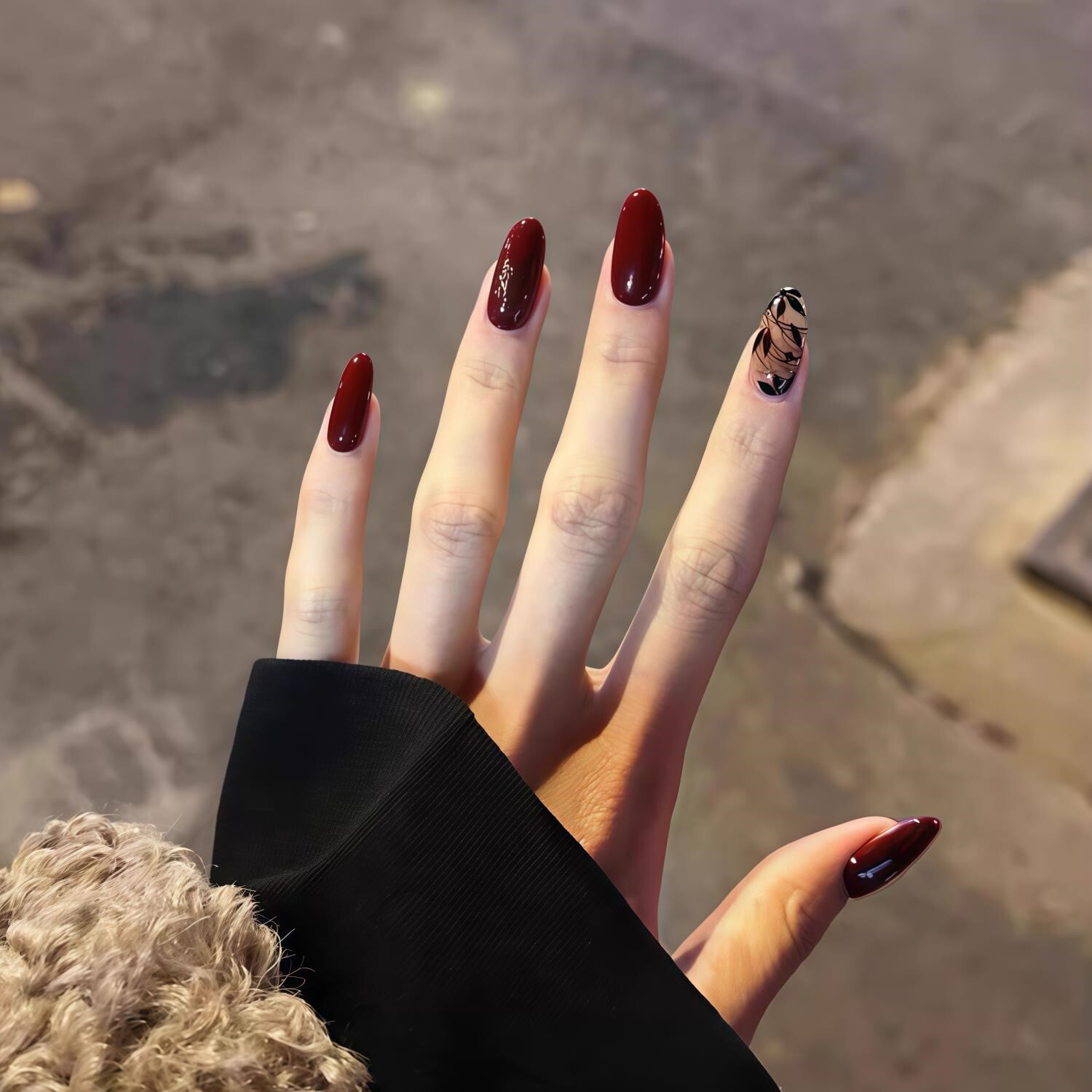 手工穿戴甲秋冬酒红色美甲显白椭圆手绘法式持久无痕穿戴美甲贴片,彩妆/香水/美妆工具,穿戴甲/甲片,淘宝优惠券,粉丝福利购,淘宝优惠卷