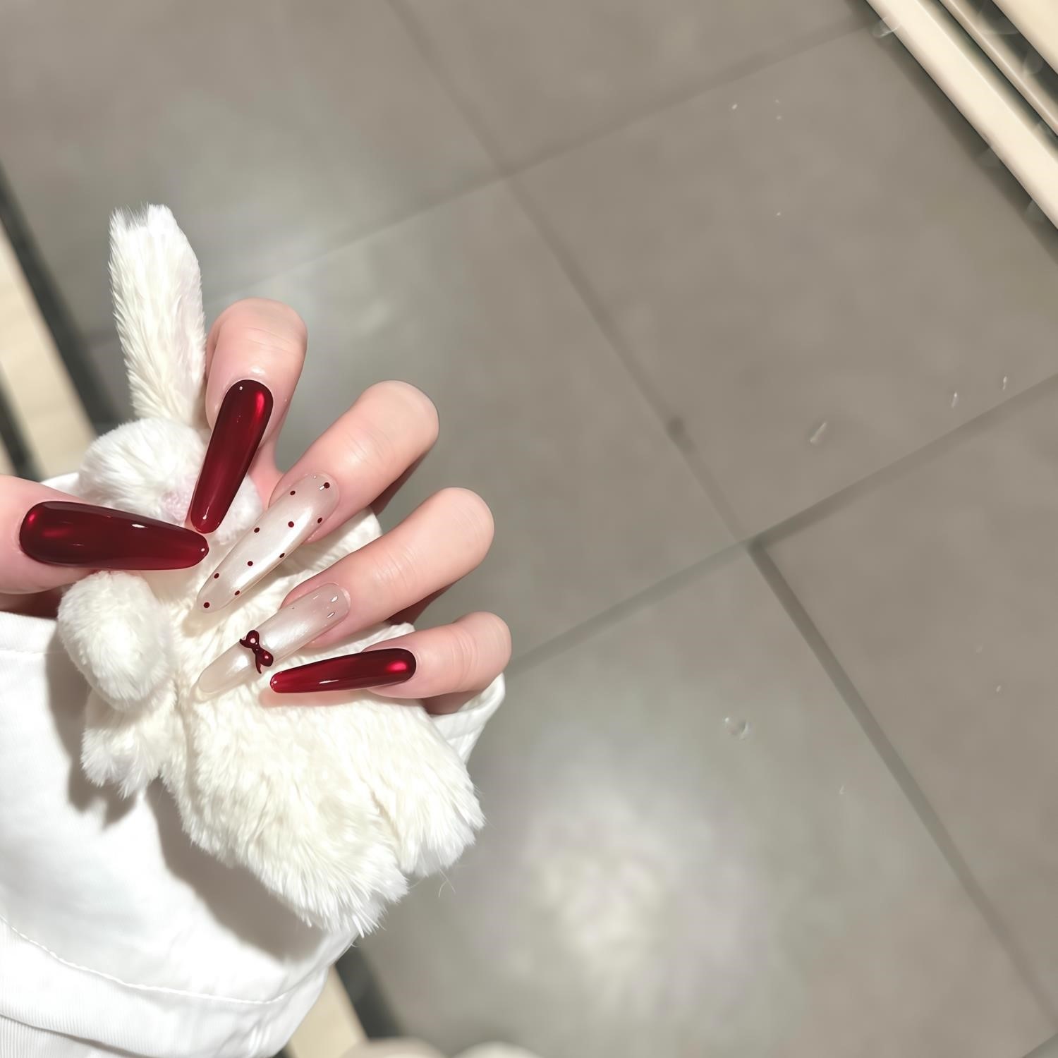 2026年新款纯手工红色宝石猫眼美甲气质酒红波点蝴蝶结手绘穿戴甲,彩妆/香水/美妆工具,穿戴甲/甲片,淘宝优惠券,粉丝福利购,淘宝优惠卷