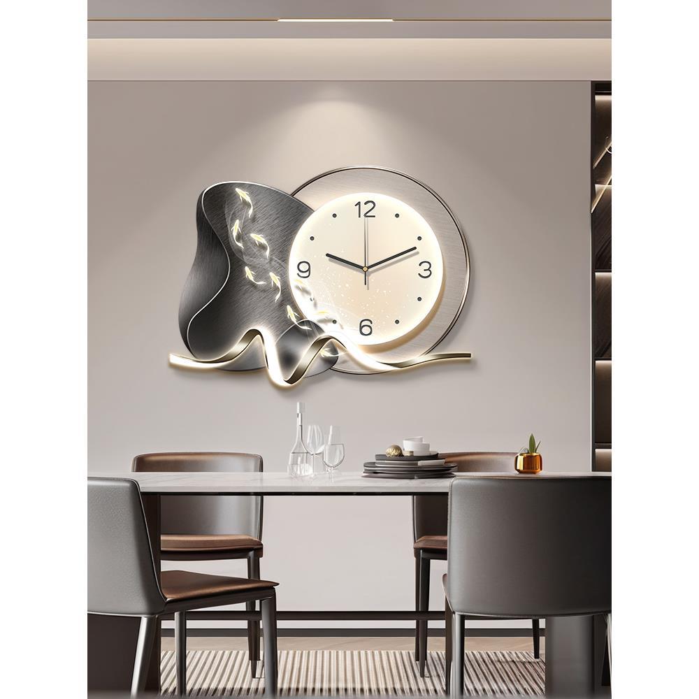 轻奢高档九鱼图餐厅钟表挂墙客厅装饰画餐桌挂画高级感创意带时钟
