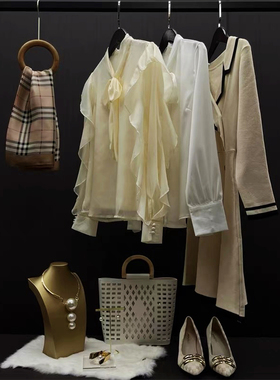 华铭现代轻奢样板间衣帽间装饰品摆件衣服女士衣柜米白色软装丝巾