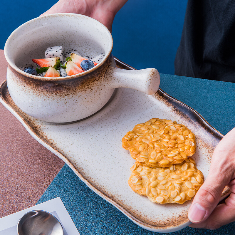 日式陶瓷碗创意盘子餐具套装家用早餐碗带手柄的餐具网红麦片碗碟