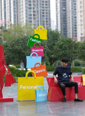 户外商场步行街购物剪影玻璃钢雕塑公园广场商业街人物美陈装饰品