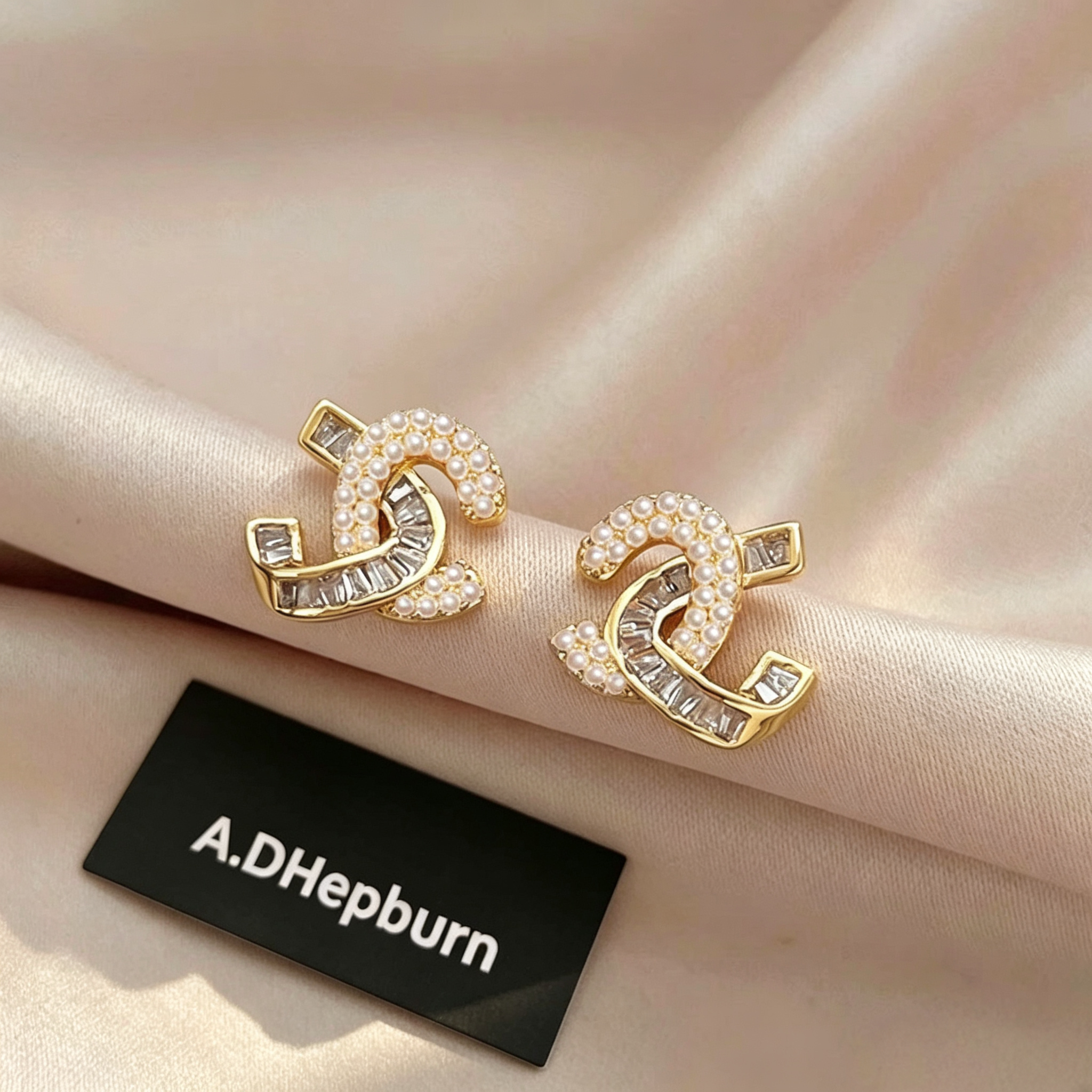 A.DHepburn双C镶钻珍珠耳钉轻奢