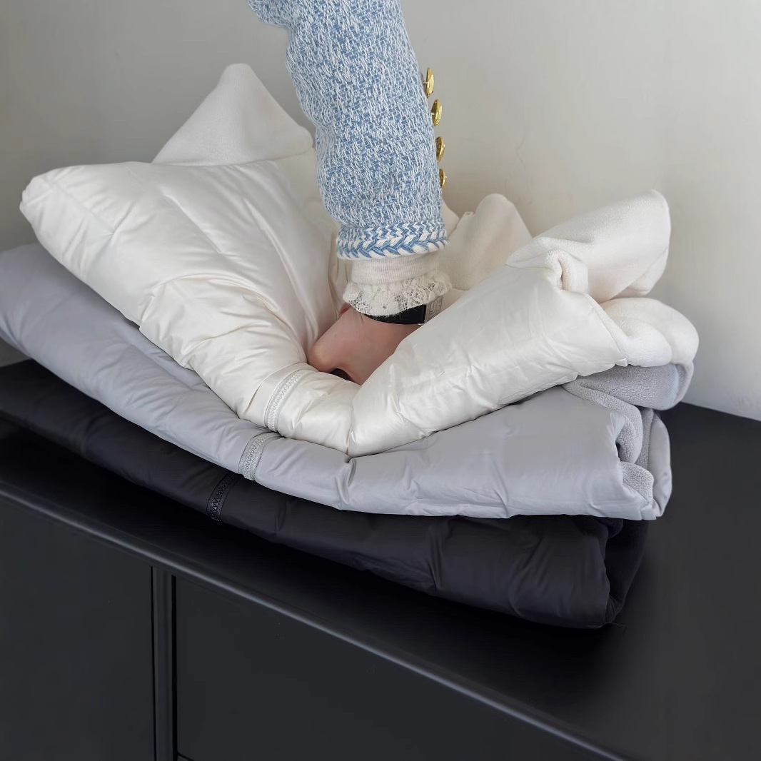 90%白鸭绒休闲绗格拼接摇粒绒立领双头拉链轻薄羽绒服女冬9733