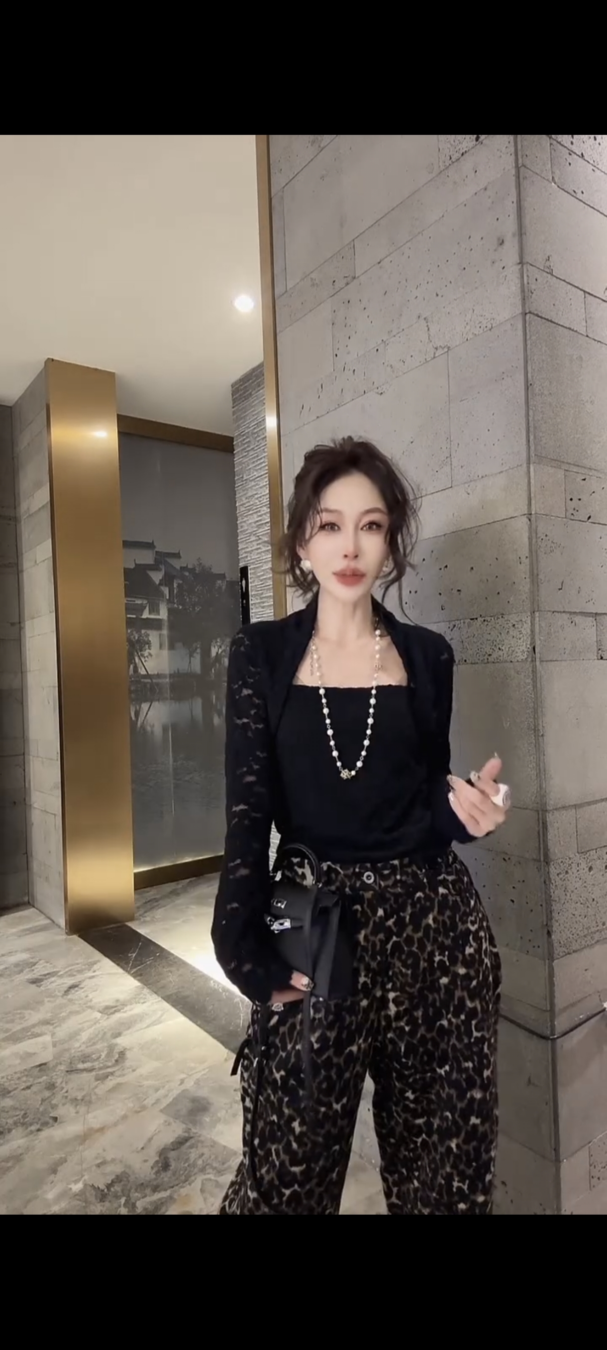 高级感时尚气质蕾丝衫女2026早春新款方领修身法式打底衫上衣潮