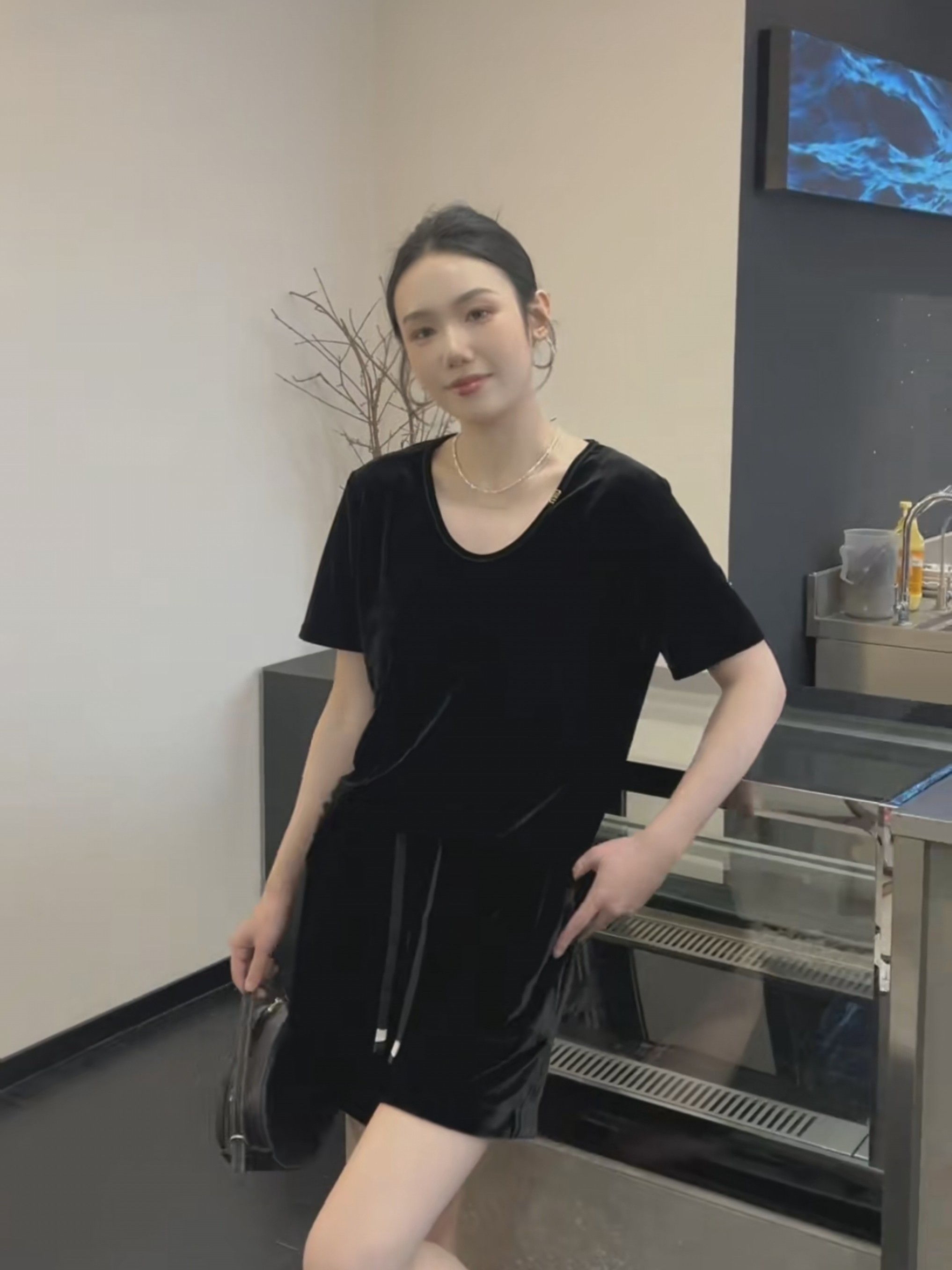 夏季蕾丝美背U领显瘦丝绒T恤