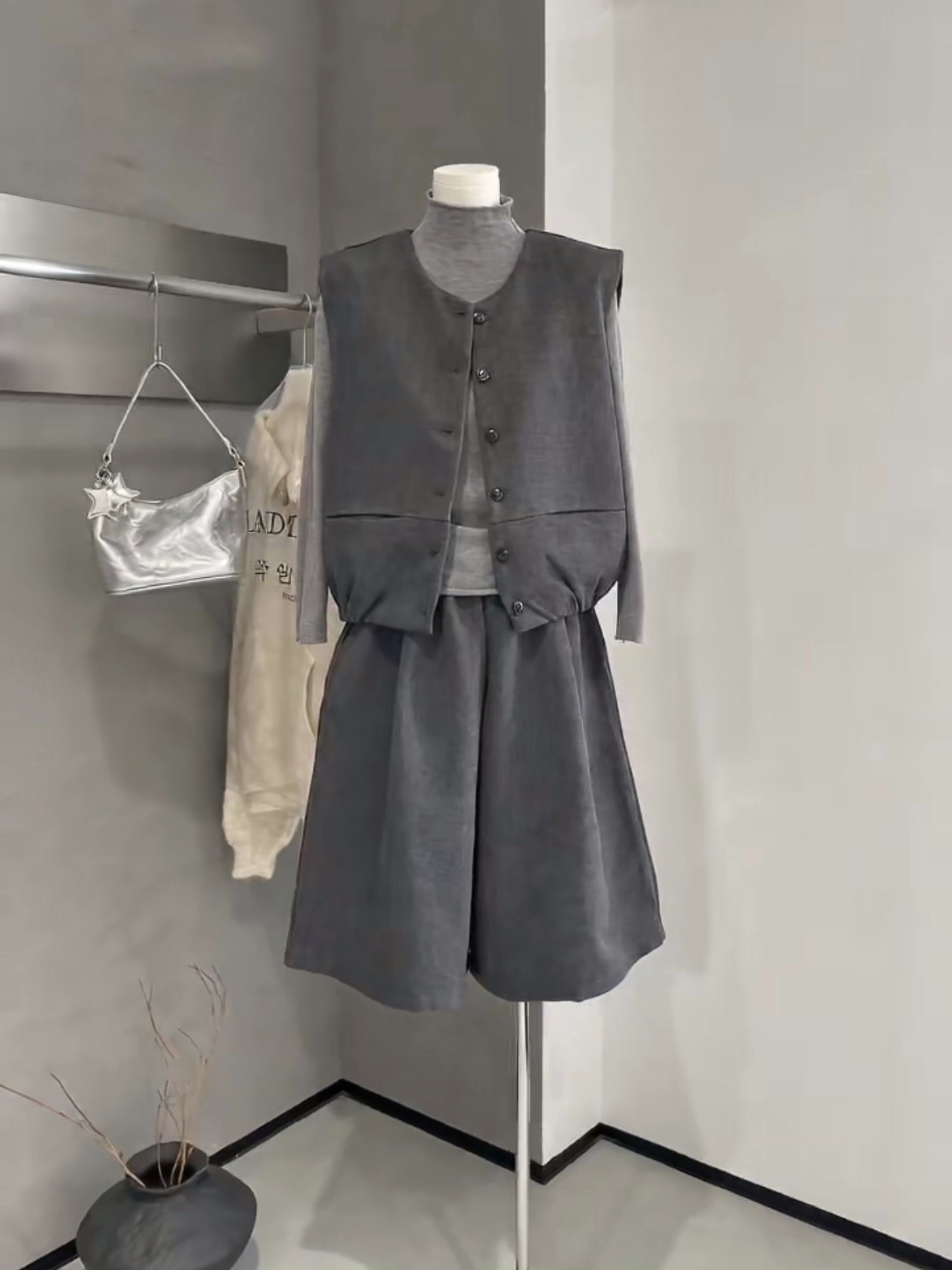简约通勤无袖毛尼马甲T恤阔腿裤套装女秋显瘦洋气三件套韩系穿搭