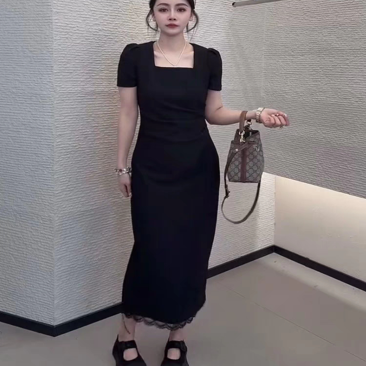 韩系穿搭黑色连衣裙女