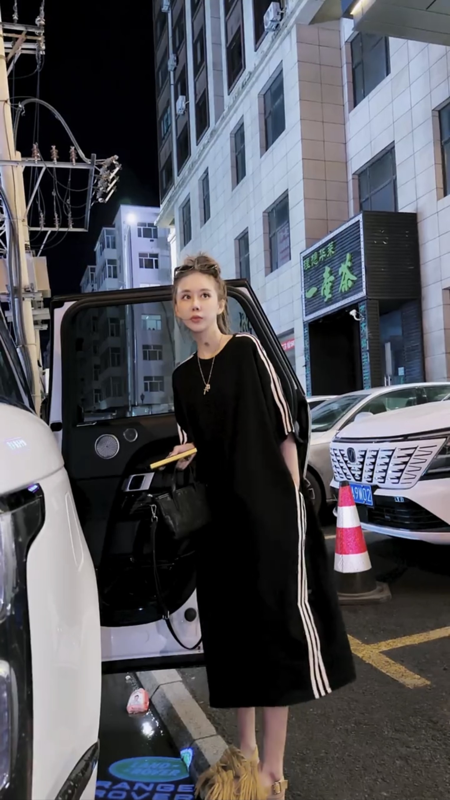欧货宽松黑色短袖T恤连衣裙女2026新款拼接条纹直筒裙慵懒风长裙