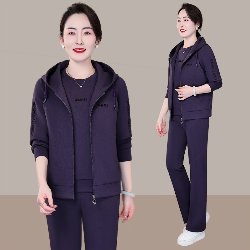 季三件套洋气休闲服中老年工作室