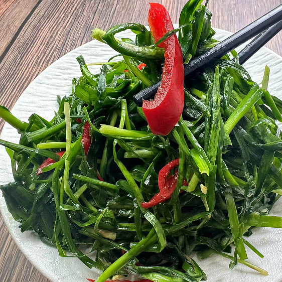腌韭菜安徽六安农家手工自制咸笨韭菜裹辣椒咸菜盐韭菜腌辣椒小菜