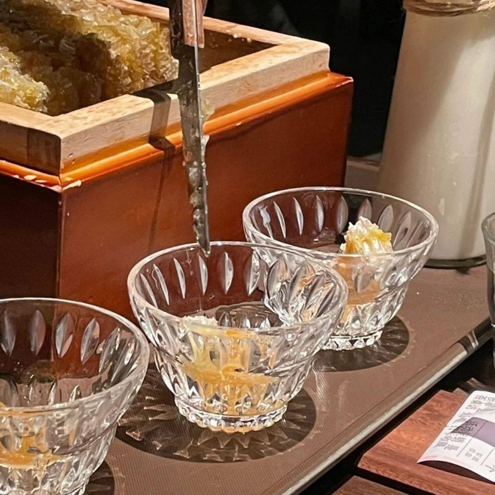 轻奢蜂巢玻璃燕窝甜品杯 家用烤肉店精致酱料早餐米酒杯