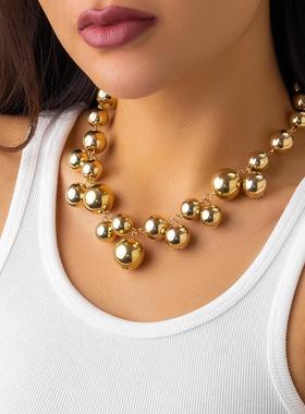 Exaggerated large bead short neckband women
