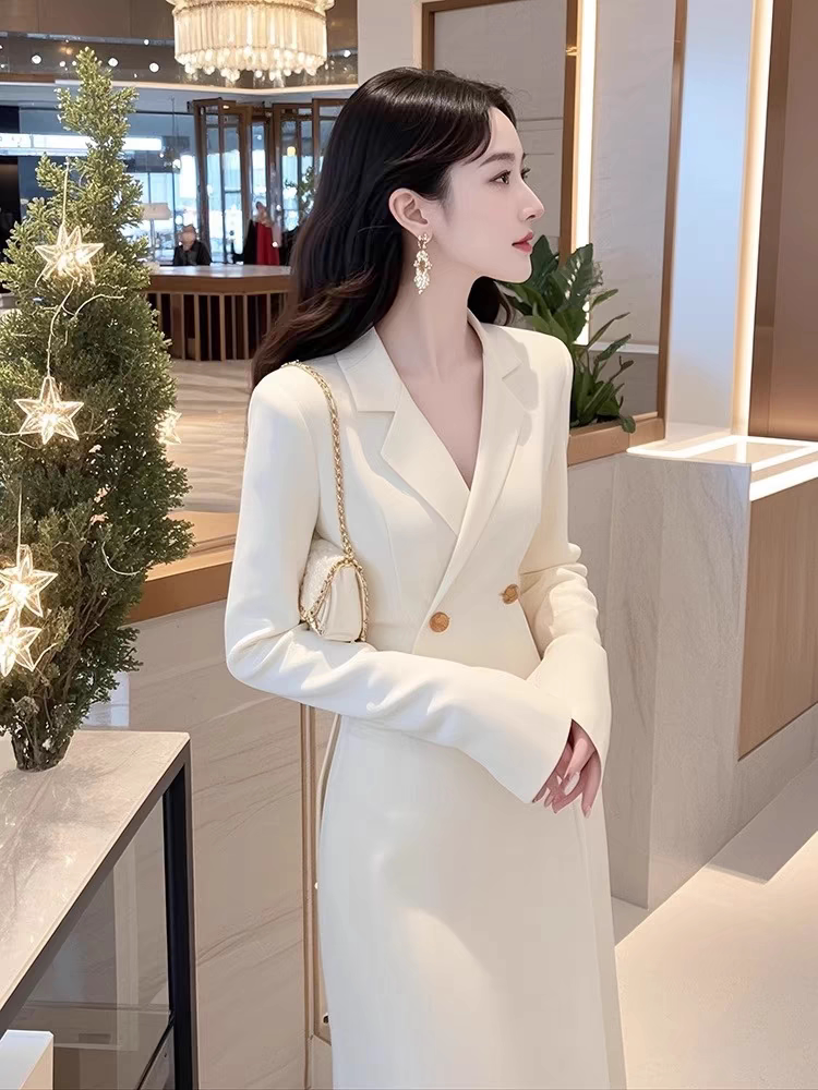 专柜撤柜秋季新款欧货高端精致气质御姐收腰显瘦白色西装连衣裙女