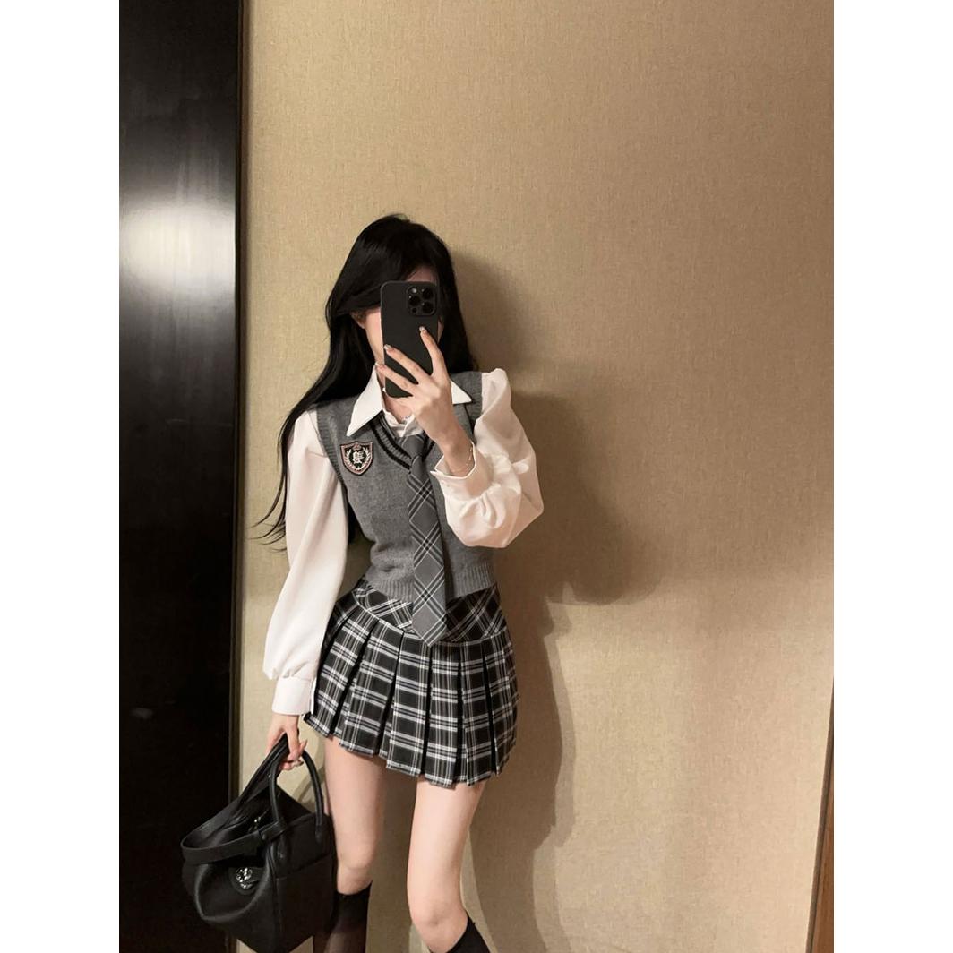 学院风刺绣马甲背心叠穿白衬衫jk制服格子百褶裙三件套