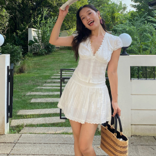 半身裙套装 ooh 蕾丝拼接V领上衣 复古白色两件套法式 itch痒痒