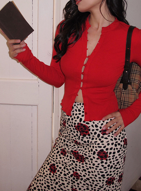 ooh itch痒痒 羊绒感法式V领排扣针织开衫女红色修身显瘦上衣