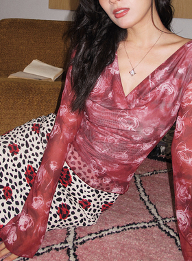 ooh itch痒痒 复古玫瑰印花网纱长袖荡领上衣修身打底衫秋冬内搭