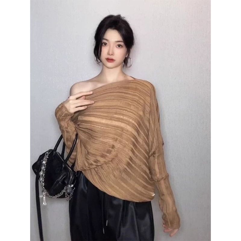 斜领露肩长袖针织衫女秋季韩系复古慵懒风设计感小众宽松毛衣上衣
