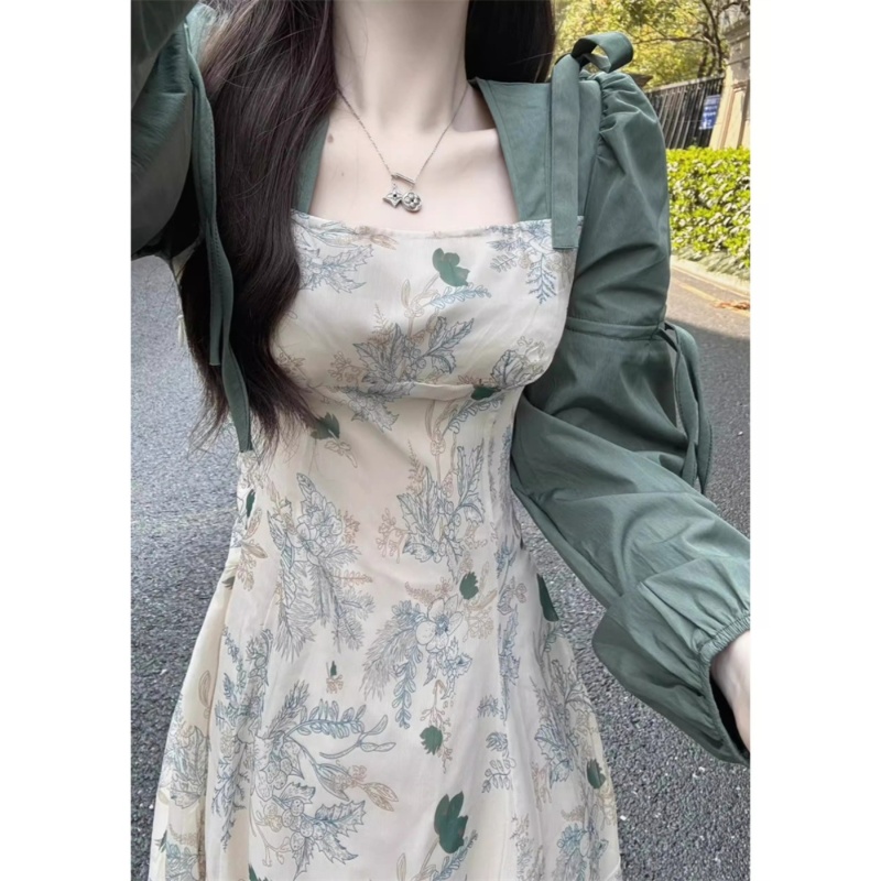 设计感法式绿色碎花长袖连衣裙女秋季2024新款小个子早初秋季长裙
