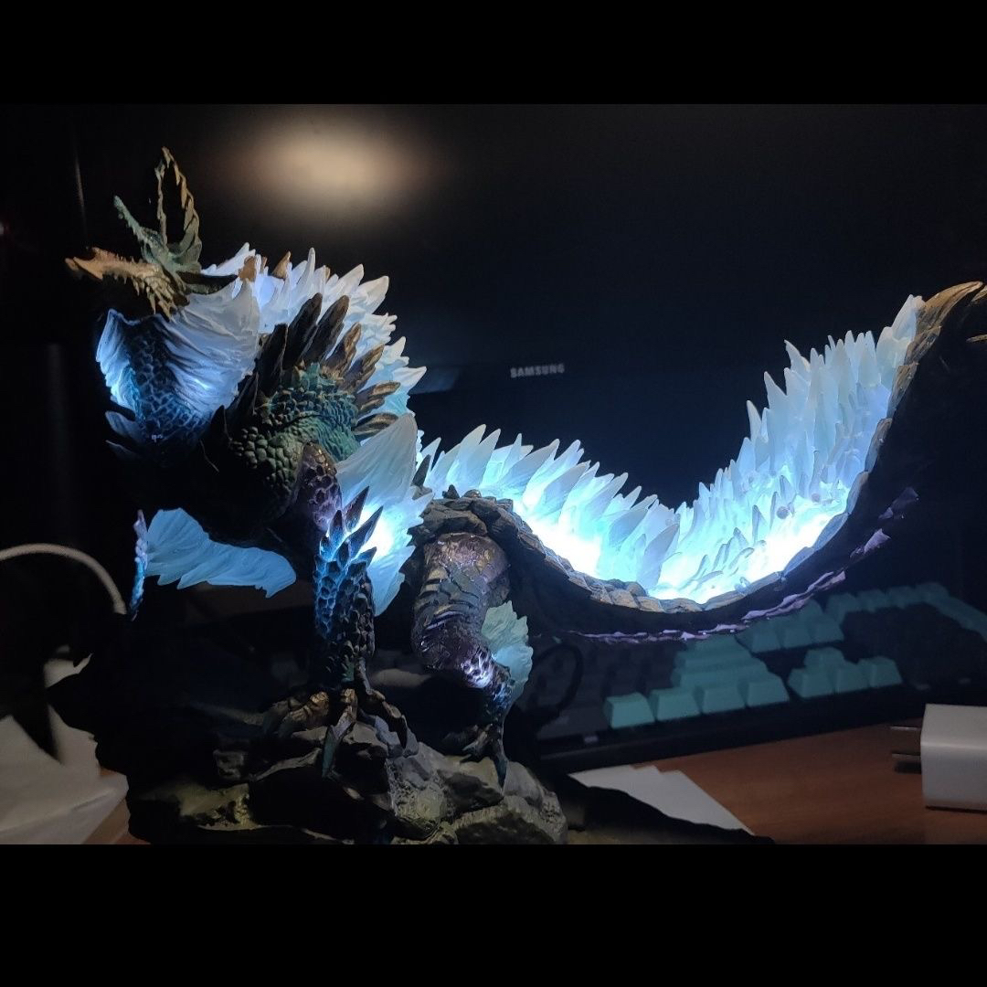 怪物猎人冰原雷狼龙全身发光GK雕像祖国优质手办模型潮玩摆件