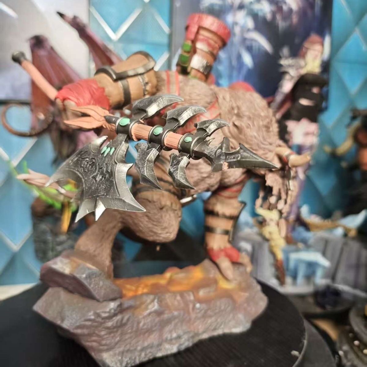 特价全新实拍魔兽世界牛头人凯恩·血蹄30cm 长度26cm 宽35cm
