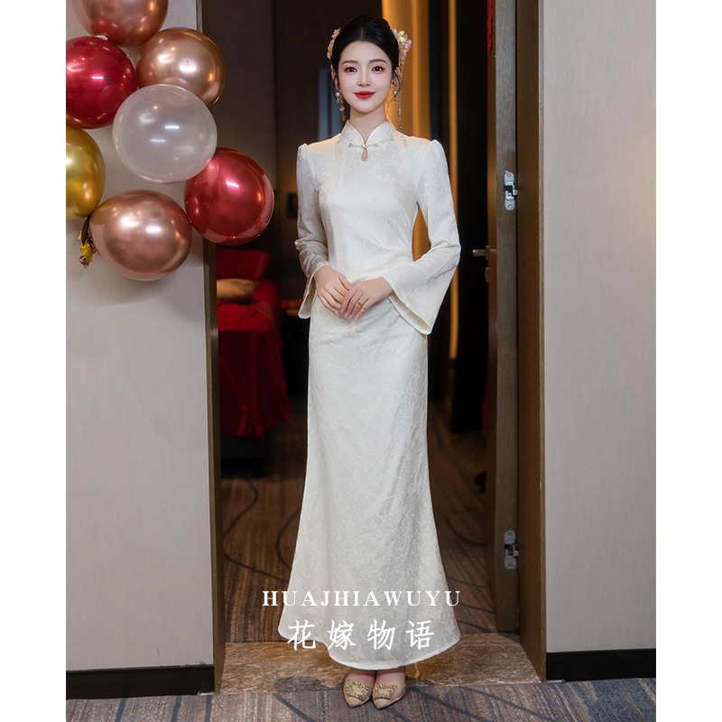 白色新中式订婚礼服女2024新款旗袍改良新娘敬酒服鱼尾晨袍连衣裙