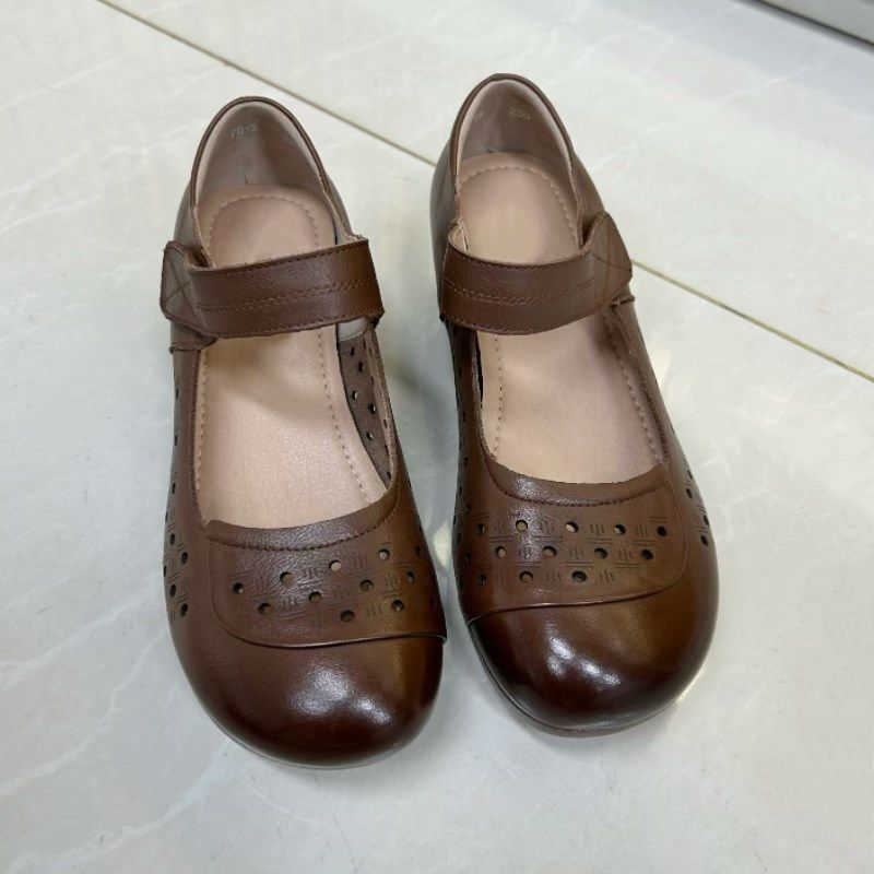 复古牛皮打孔女鞋夏季新款中老年妈妈鞋防滑软底单鞋透气舒适凉鞋,女鞋,洞洞鞋,淘宝优惠券,粉丝福利购,淘宝优惠卷