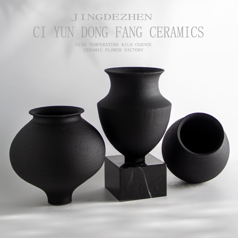 现代陶罐粗陶黑色磨砂哑光花瓶摆件侘寂风高级感样板间花器装饰品