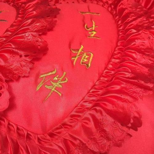 丝绸夹棉花边荷叶边鸳鸯喜庆包邮结婚庆绣花枕头套一对大红色枕套
