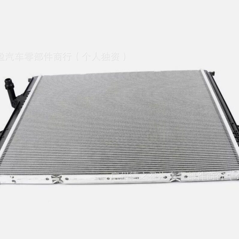 奔驰宝马汽油发动机冷却液散热器