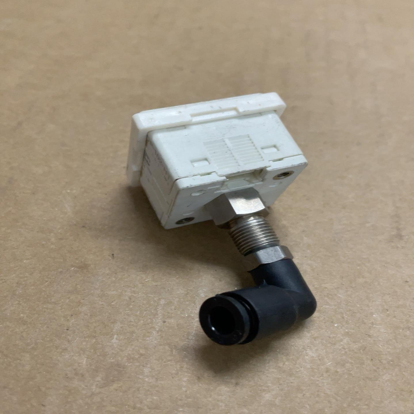 议价SMC压力表 DP-102-HT