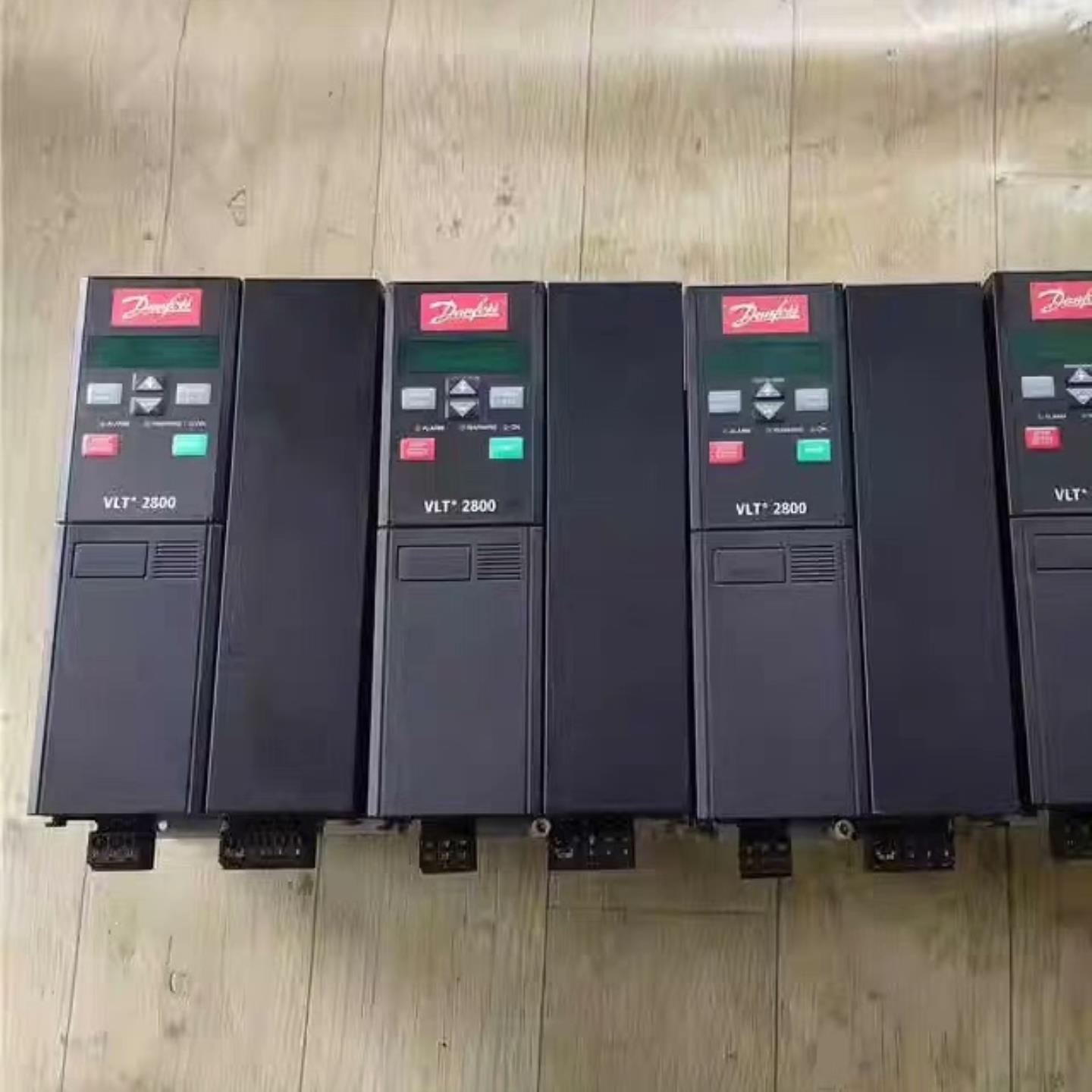 议价丹佛斯2800变频器75KW 380V VLT2875PT
