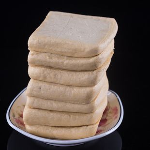 镇雄正宗臭豆腐送辣椒面 箱子街手工制作臭豆腐 云南特色烙锅豆腐