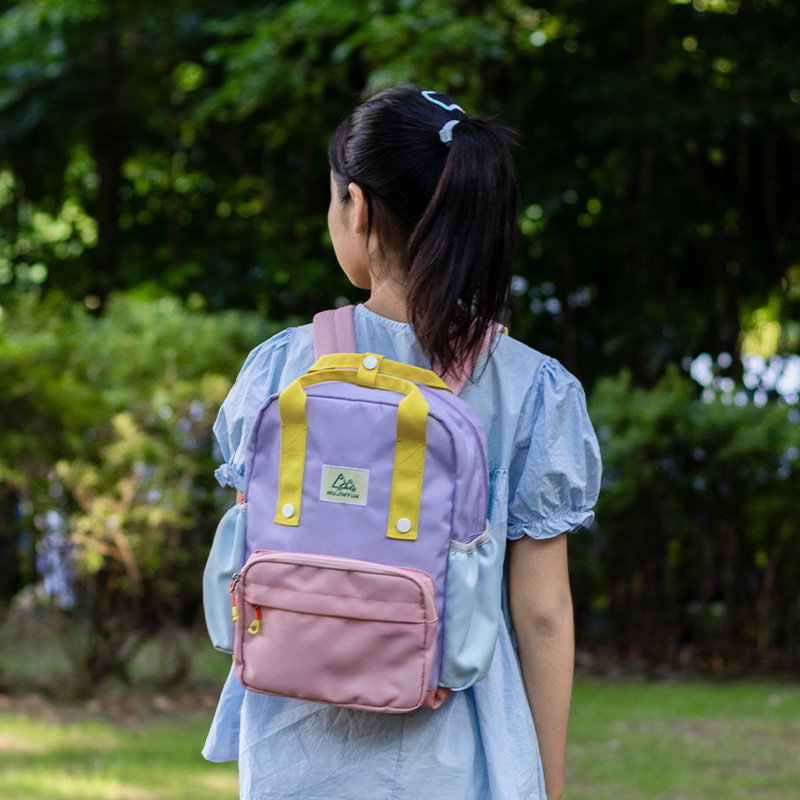 木槿芸户外儿童超轻便背包女孩外出旅游春游小学生书包出游双肩包