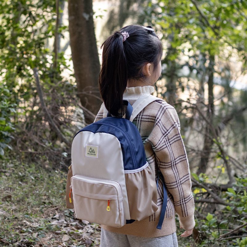 儿童出游小背包超轻女孩外出旅游小学生轻便软书包春游双肩包户外