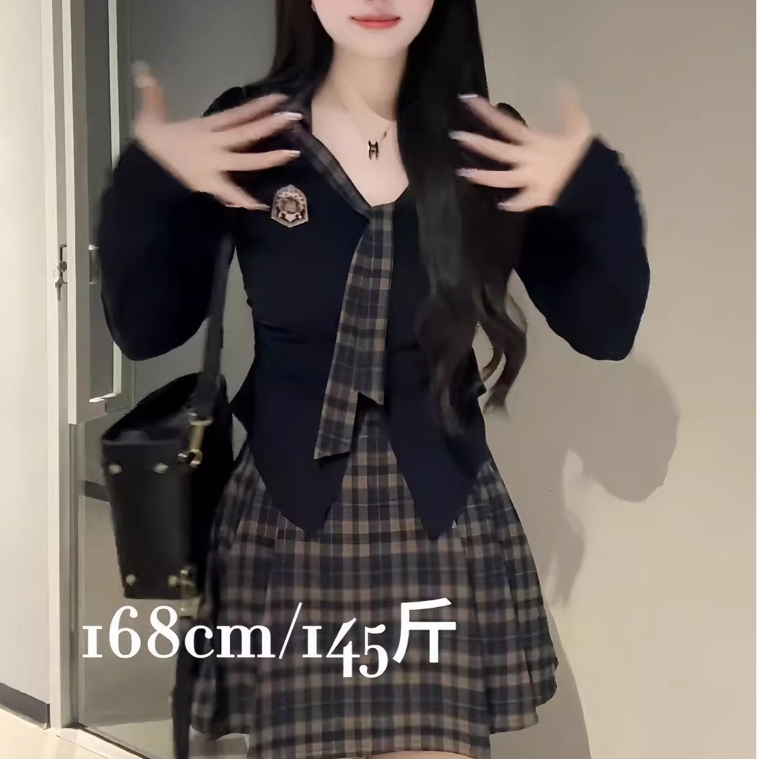 韩系学院风黑色格纹连衣裙套装