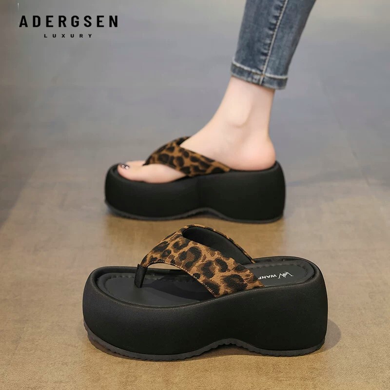 ADERGSEN豹纹厚底人字拖女外穿轻便夹脚拖鞋增高小个子防滑凉拖鞋
