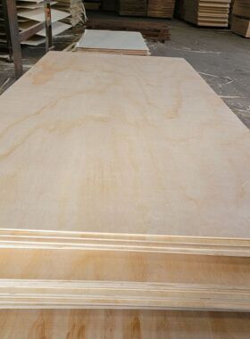 6厘9厘12厘15厘单面双面松木胶合板多层板整芯板出口