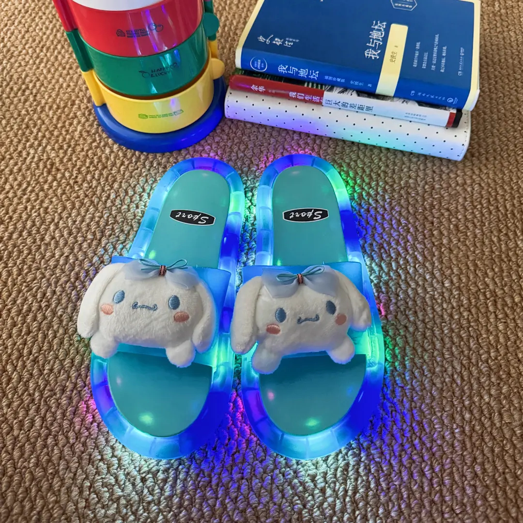 网红玉桂狗美乐蒂发光夏季凉鞋